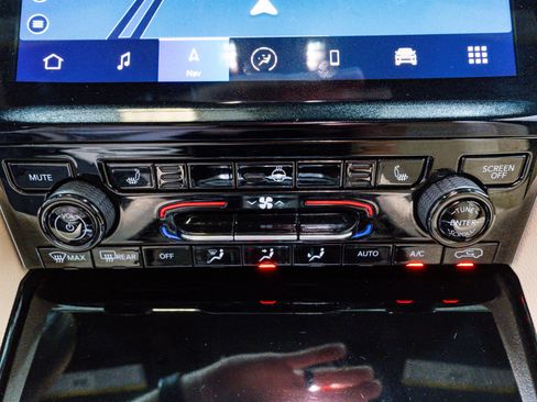 Used 2023 Jeep Grand Cherokee 4WD 4xe image 26