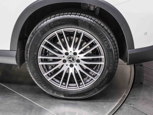 Certified 2026 Mercedes-Benz GLC 300 image 9