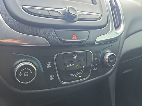 Used 2021 Chevrolet Equinox LT FWD image 18