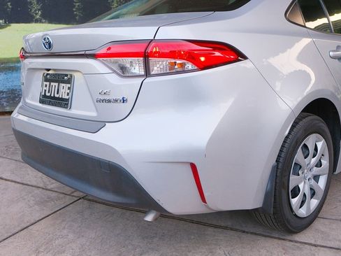 Used 2023 Toyota Corolla LE image 33