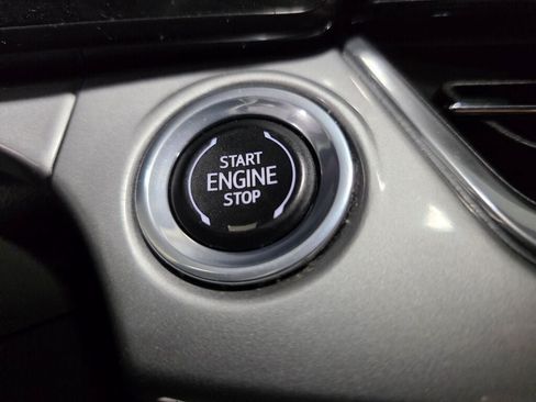 Used 2024 Chevrolet Trax LT w/ LT Convenience Package FWD image 16