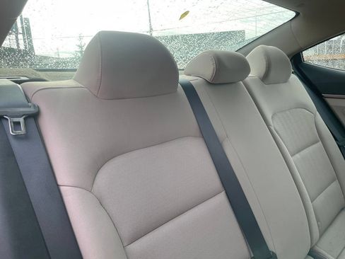 Used 2017 Hyundai Elantra SE FWD image 9