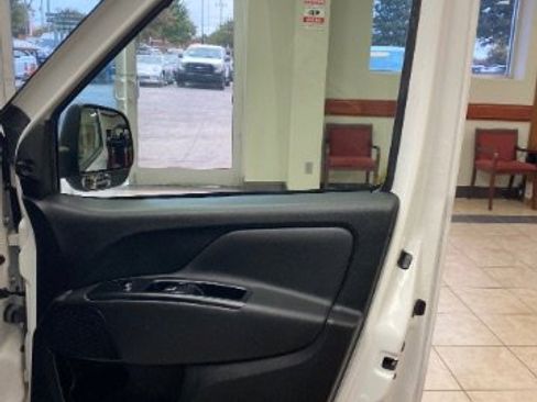 Used 2021 RAM ProMaster City Tradesman w/ Window Group 09 image 18