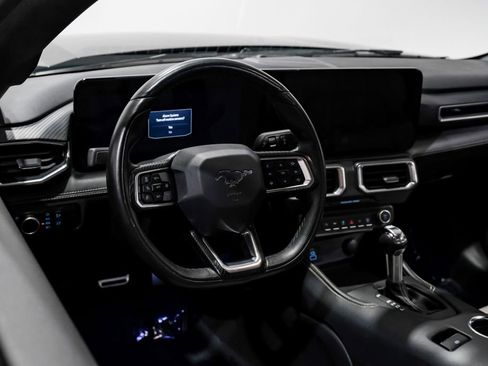 Used 2025 Ford Mustang Premium image 11