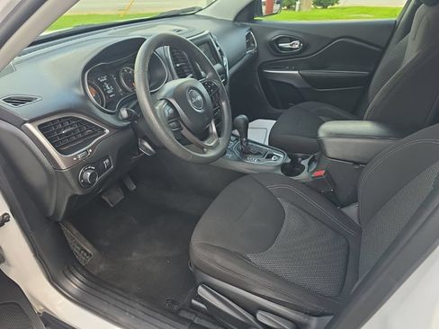 Used 2021 Jeep Cherokee Latitude AWD/4WD image 8