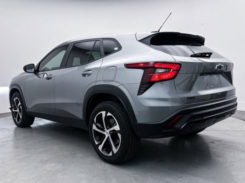 Used 2024 Chevrolet Trax RS w/ Driver Confidence Package image 8