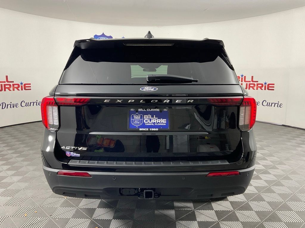 New 2027 Ford Explorer Active RWD image 4