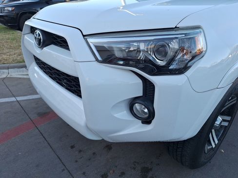Used 2014 Toyota 4Runner SR5 image 10