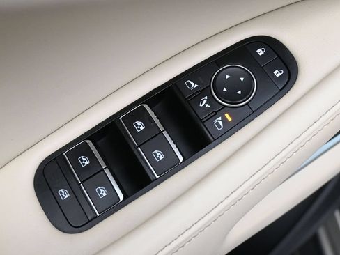 Used 2023 INFINITI QX60 Luxe w/ Performance Audio Package FWD image 4