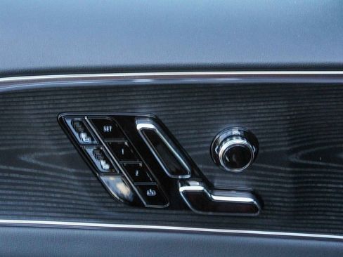 New 2025 Cadillac Lyriq Luxury image 21