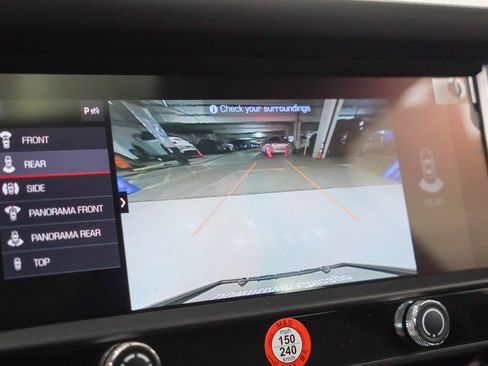 Used 2026 Porsche Macan AWD/4WD image 21