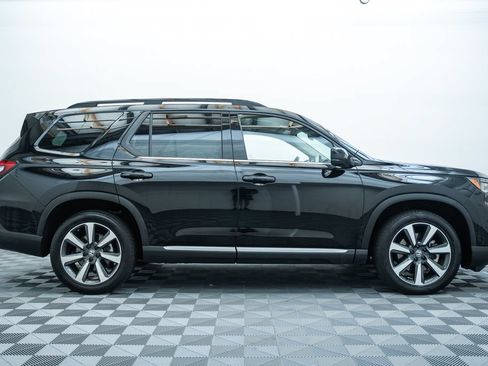 Used 2025 Honda Pilot Elite image 4