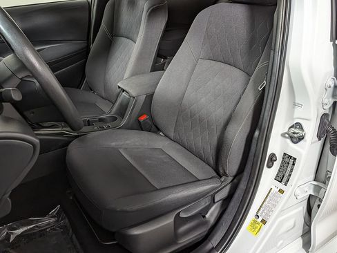 Used 2023 Toyota Corolla LE image 16