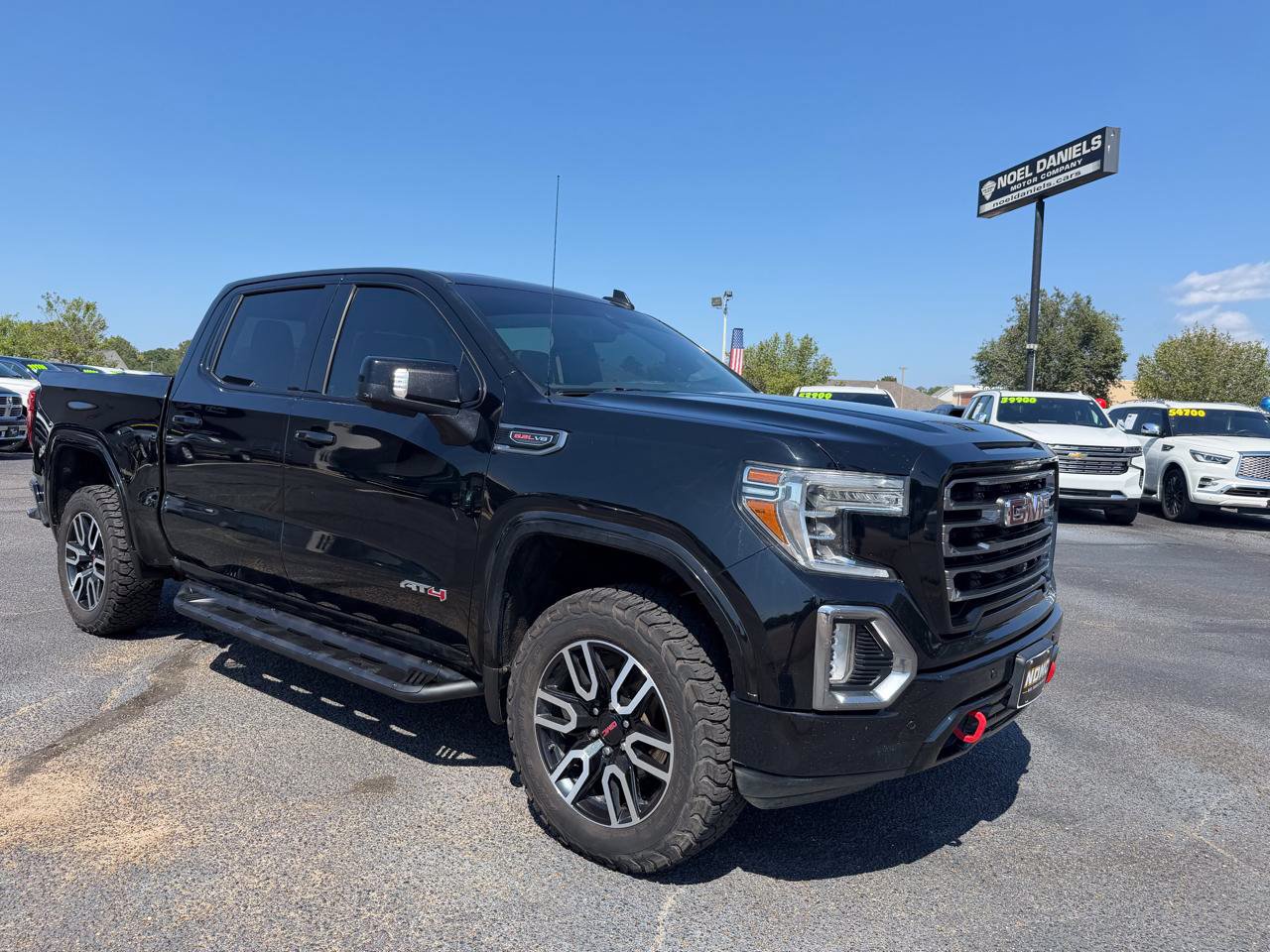 Used 2019 GMC Sierra 1500 AT4 w/ AT4 Premium Package AWD/4WD image 2