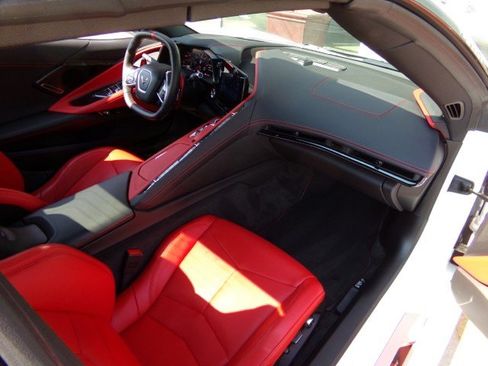 Used 2024 Chevrolet Corvette Stingray Preferred Conv w/ Z51 Performance Package RWD image 28