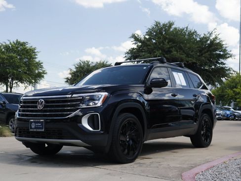 Certified 2026 Volkswagen Atlas SE FWD image 7