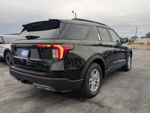 New 2026 Ford Explorer Active w/ Active Comfort Package image 4