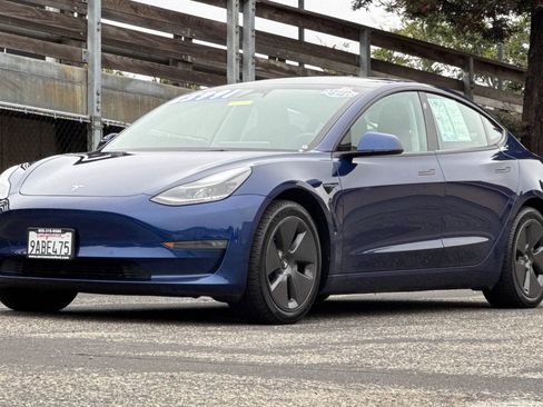 Used 2022 Tesla Model 3 Long Range AWD/4WD image 9