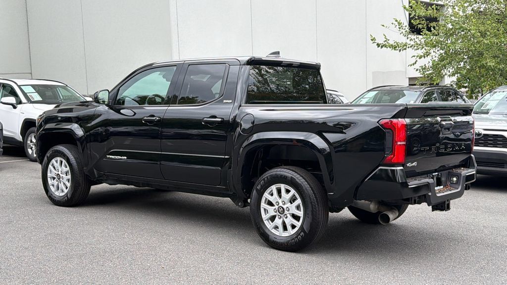 Used 2025 Toyota Tacoma SR5 AWD/4WD image 3