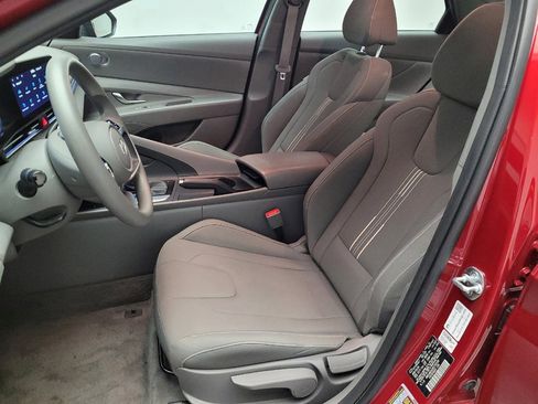 Used 2024 Hyundai Elantra SEL image 17