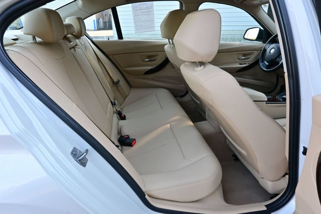 Used 2013 BMW 328i xDrive Sedan AWD/4WD image 19