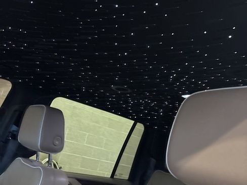 Used 2023 Chevrolet Suburban Premier image 9