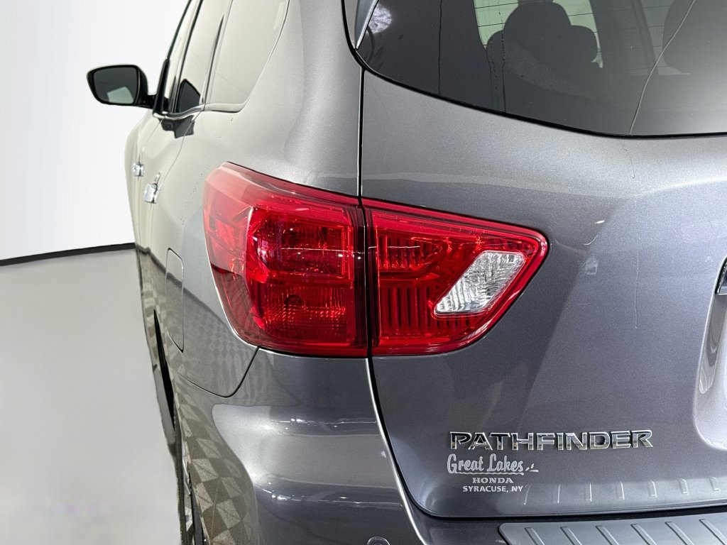 Used 2020 Nissan Pathfinder SV AWD/4WD image 35