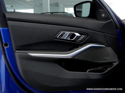 Used 2023 BMW 330i Sedan w/ M Sport Package RWD image 18