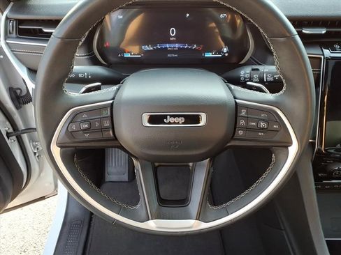 Used 2023 Jeep Grand Cherokee Limited w/ Luxury Tech Group II image 27