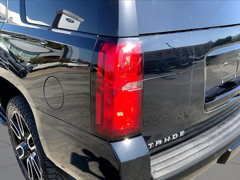 Used 2017 Chevrolet Tahoe LT w/ Luxury Package RWD image 25