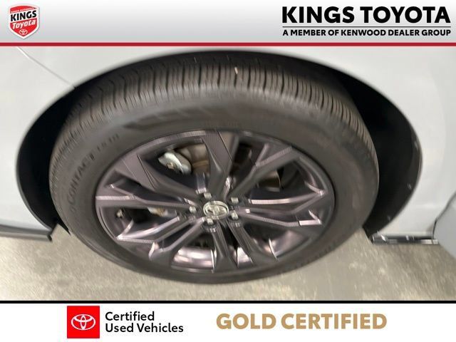 Used 2025 Toyota Sienna XSE AWD/4WD image 32