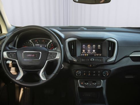 Used 2024 GMC Terrain SLE AWD/4WD image 3