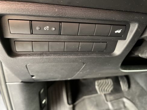 Used 2024 Mitsubishi Outlander SE AWD/4WD image 18
