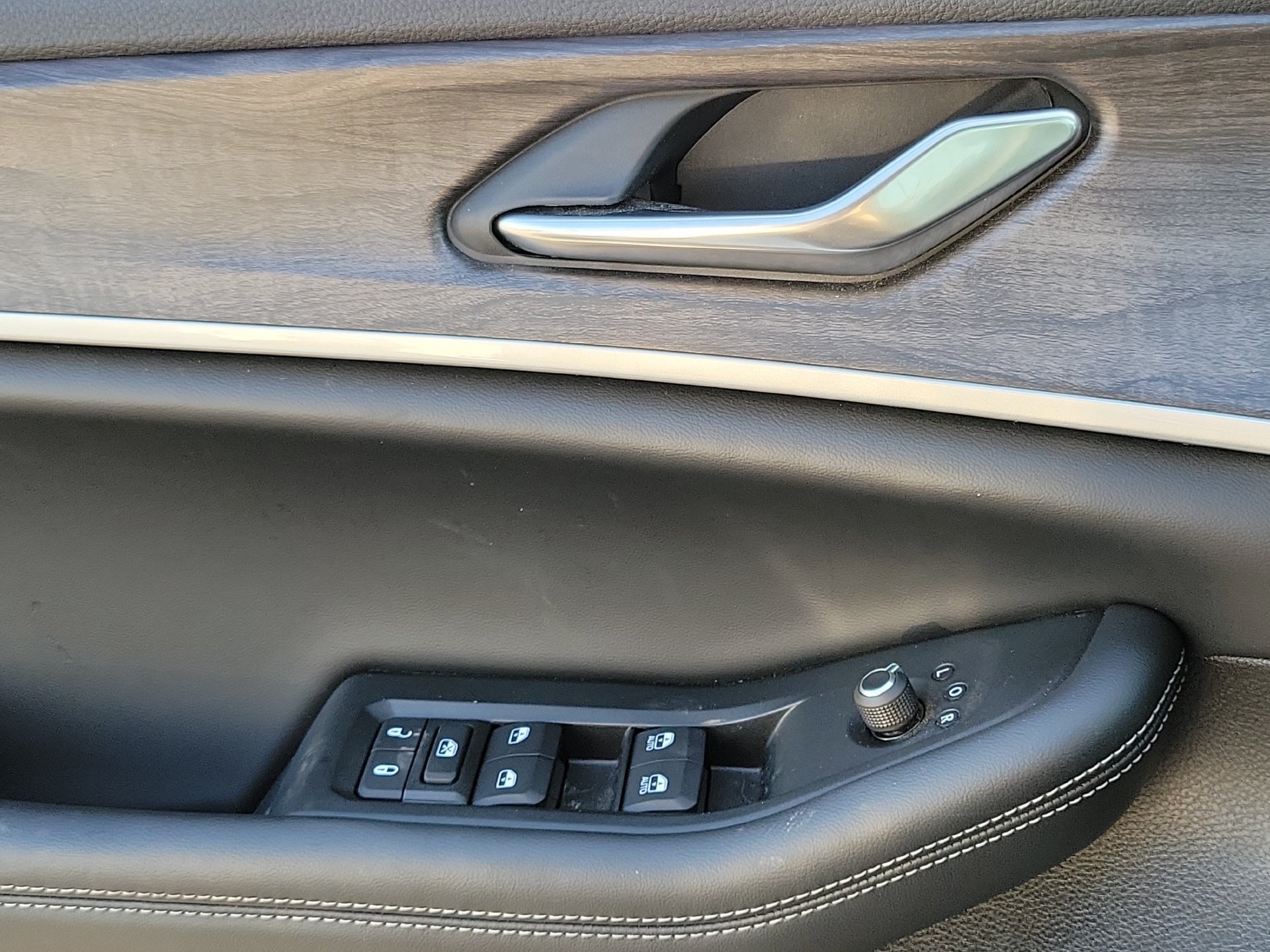 New 2026 Jeep Grand Cherokee Altitude AWD/4WD image 11