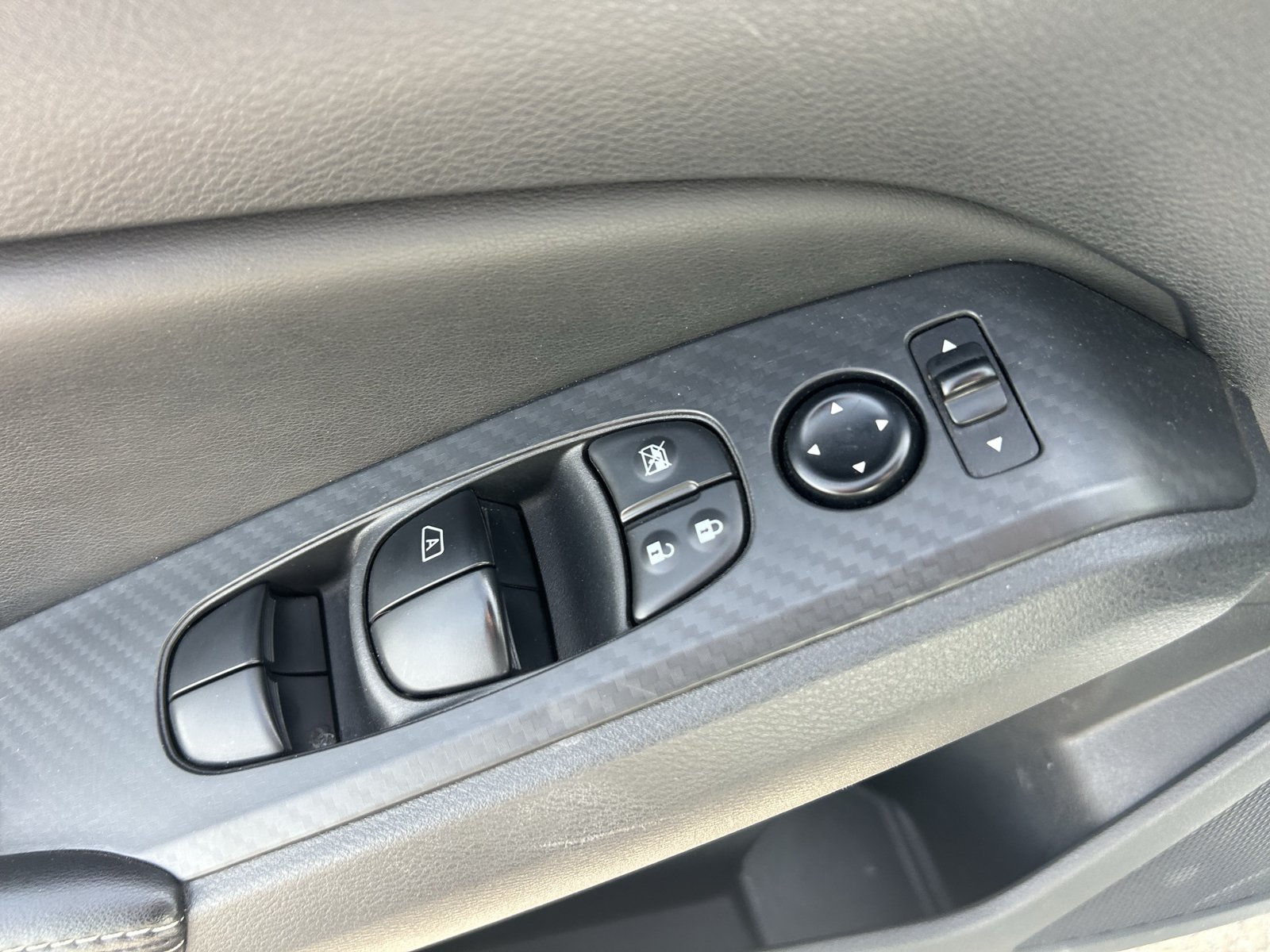 Used 2025 Nissan Altima 2.5 SV AWD/4WD image 14