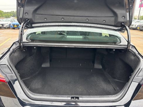 Used 2026 Toyota Camry SE FWD image 31