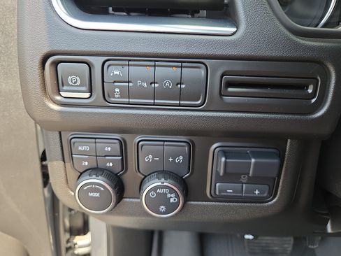 Used 2024 Chevrolet Tahoe LS w/ Max Trailering Package AWD/4WD image 33