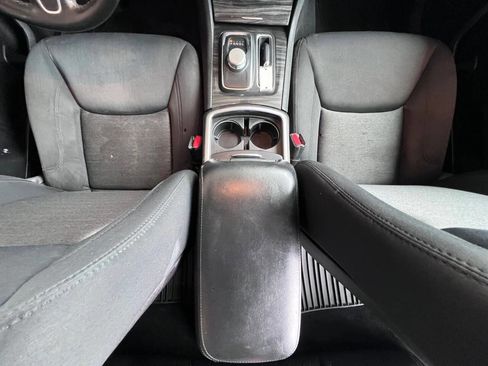 Used 2019 Chrysler 300 Touring w/ Sport Appearance Package image 24