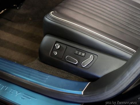 Used 2018 Bentley Flying Spur V8 image 17