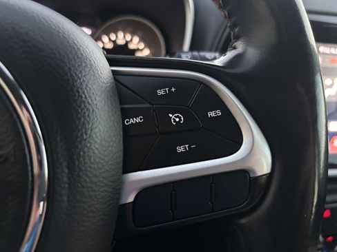 Used 2020 Jeep Compass Limited FWD image 18