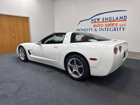 Used 2000 Chevrolet Corvette Coupe w/ Roof Pkg image 16