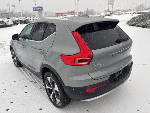 Certified 2025 Volvo XC40 B5 Plus image 9
