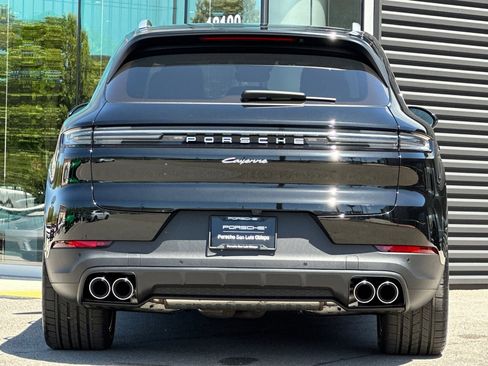 New 2026 Porsche Cayenne E-Hybrid AWD/4WD image 7