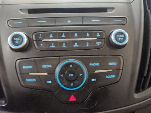 Used 2017 Ford Escape SE image 9