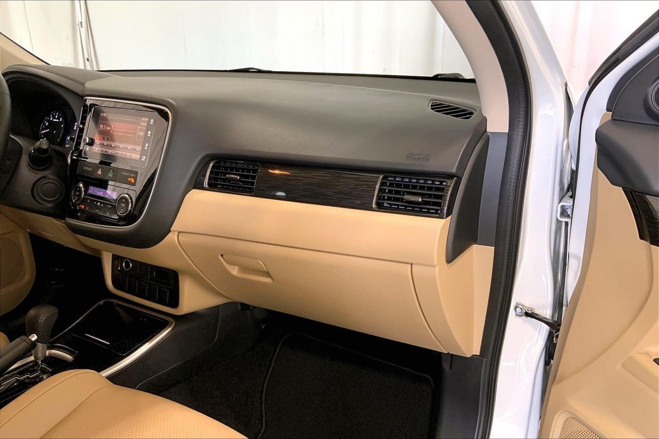 Used 2017 Mitsubishi Outlander SEL FWD image 16