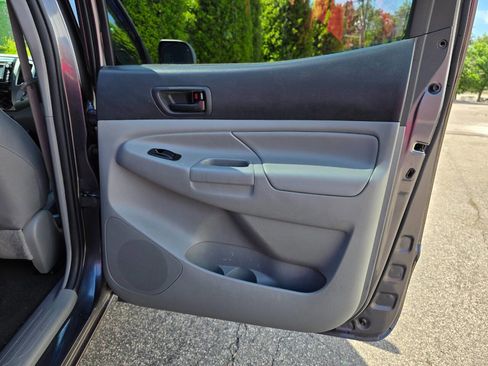 Used 2015 Toyota Tacoma 4x4 Double Cab w/ TRD Off-Road Package image 27