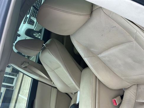 Used 2014 Lexus ES 350 w/ Luxury Package FWD image 4