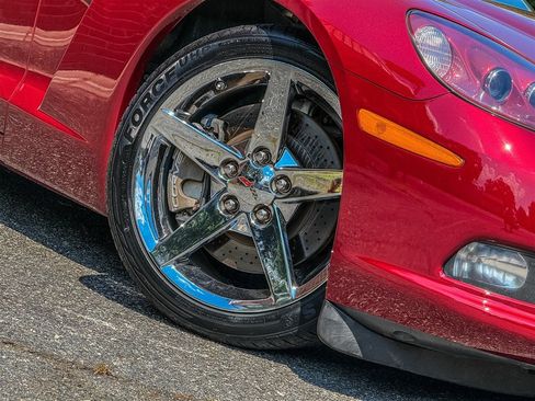 Used 2007 Chevrolet Corvette Coupe w/ Preferred Equipment Group RWD image 32