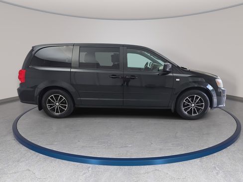 Used 2014 Dodge Grand Caravan SE FWD image 4