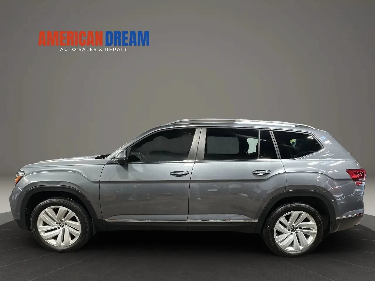 Used 2021 Volkswagen Atlas SEL AWD/4WD image 2